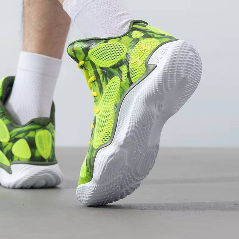 Nuove scarpe da basket sportiv - Men Shoes Under 300 recensione e prezzo