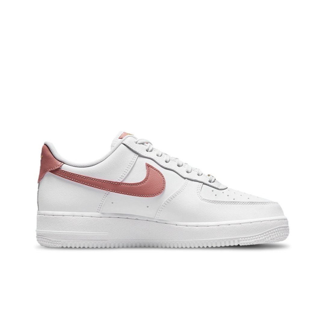 Nike Air Force 1 'O7 Essential - Men Shoes Essentials recensione e prezzo