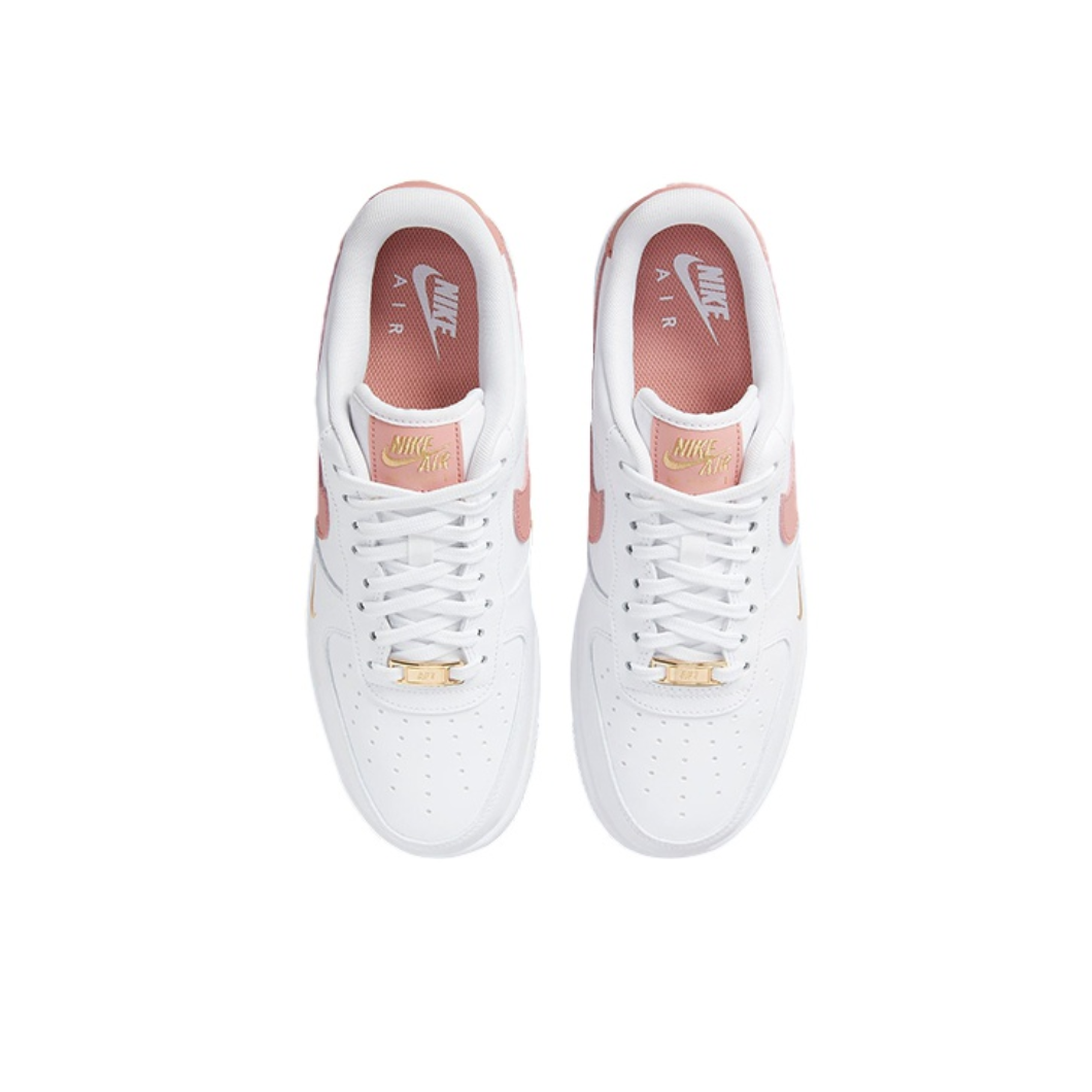 Nike Air Force 1 'O7 Essential - Men Shoes Essentials recensione e prezzo